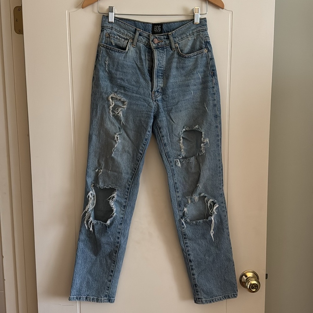 BDG  ripped Distressed Stretch high rise slim straight blue jeans 
Size 25